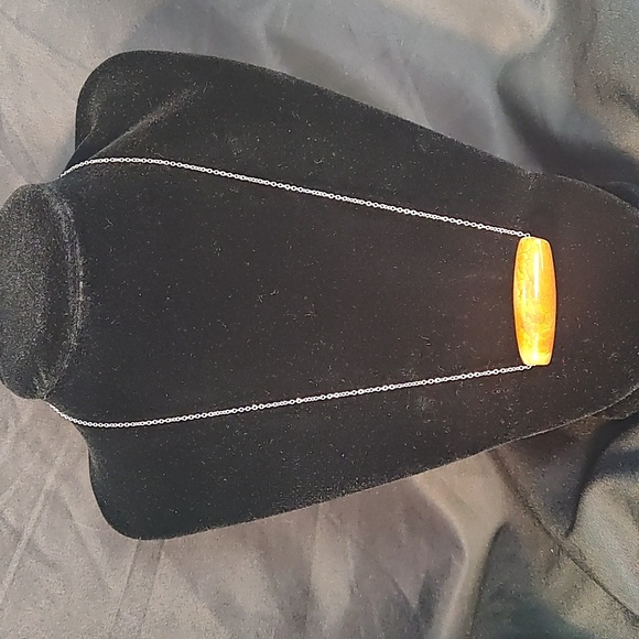 Silver color necklace unclip is 20 inch long, close is 9 1/2 inch long. - Picture 3 of 5